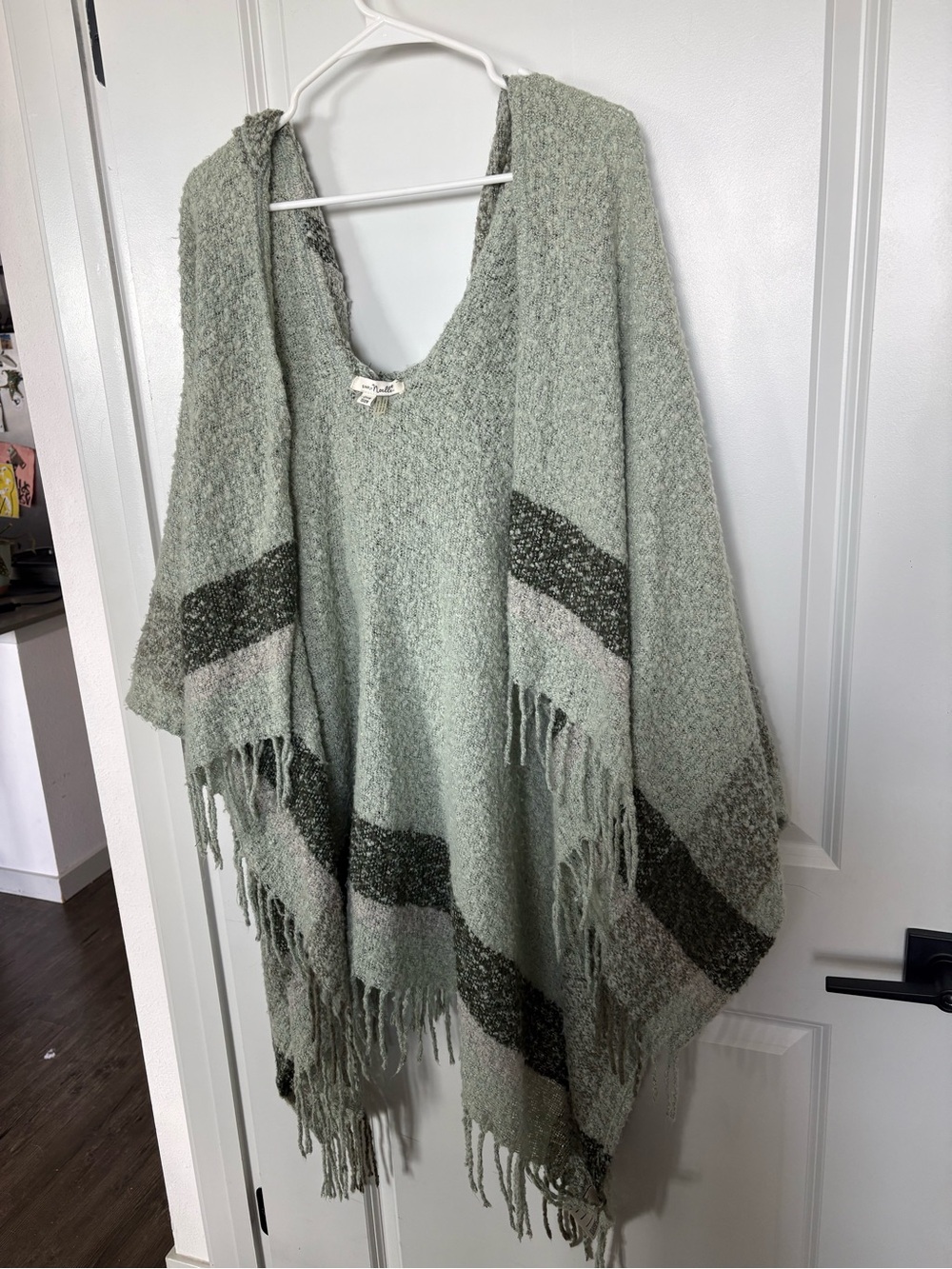 Shawl multi green with hood